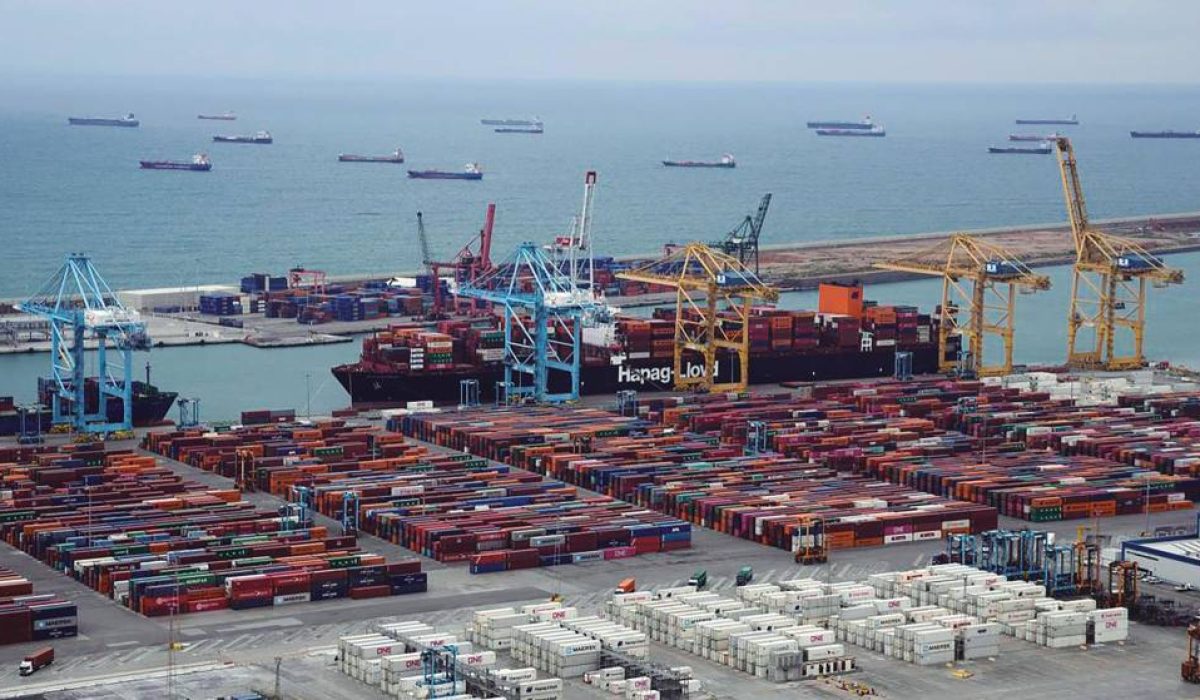 Port de Barcelona trabaja para reducir las esperas provocadas por el aumento del tráfico